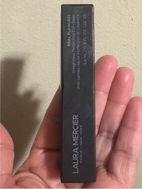 Laura Mercier Real Flawless Weightless Perfecting Concealer - OW1 Brand New